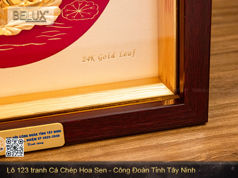 Lô 123 tranh cá chép hoa sen dát vàng 24k